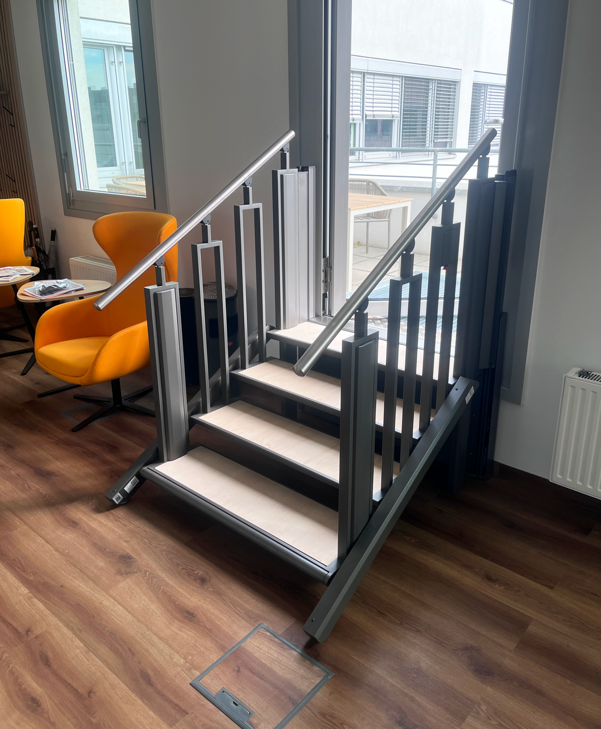 FlexStep - 2-in-1 Staircase & Wheelchair Lift